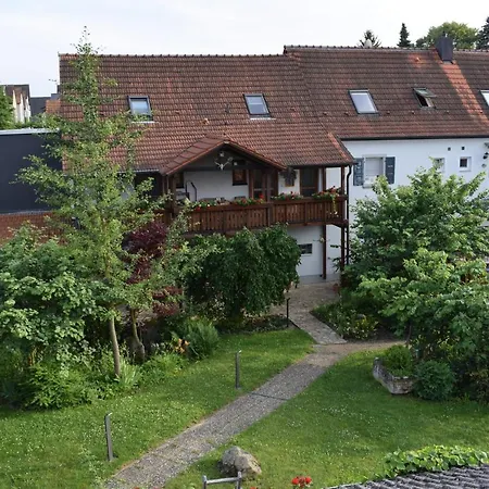 & Weingut Am Steingebiss Country house