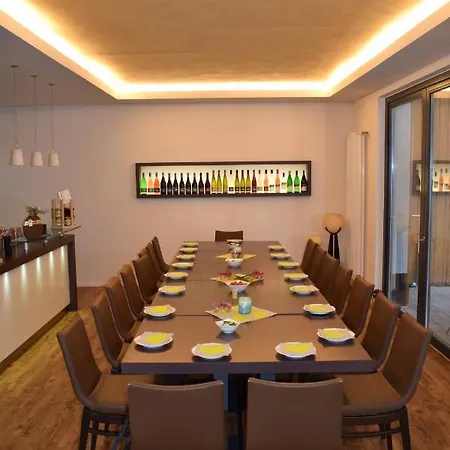 & Weingut Am Steingebiss Casa de Campo *